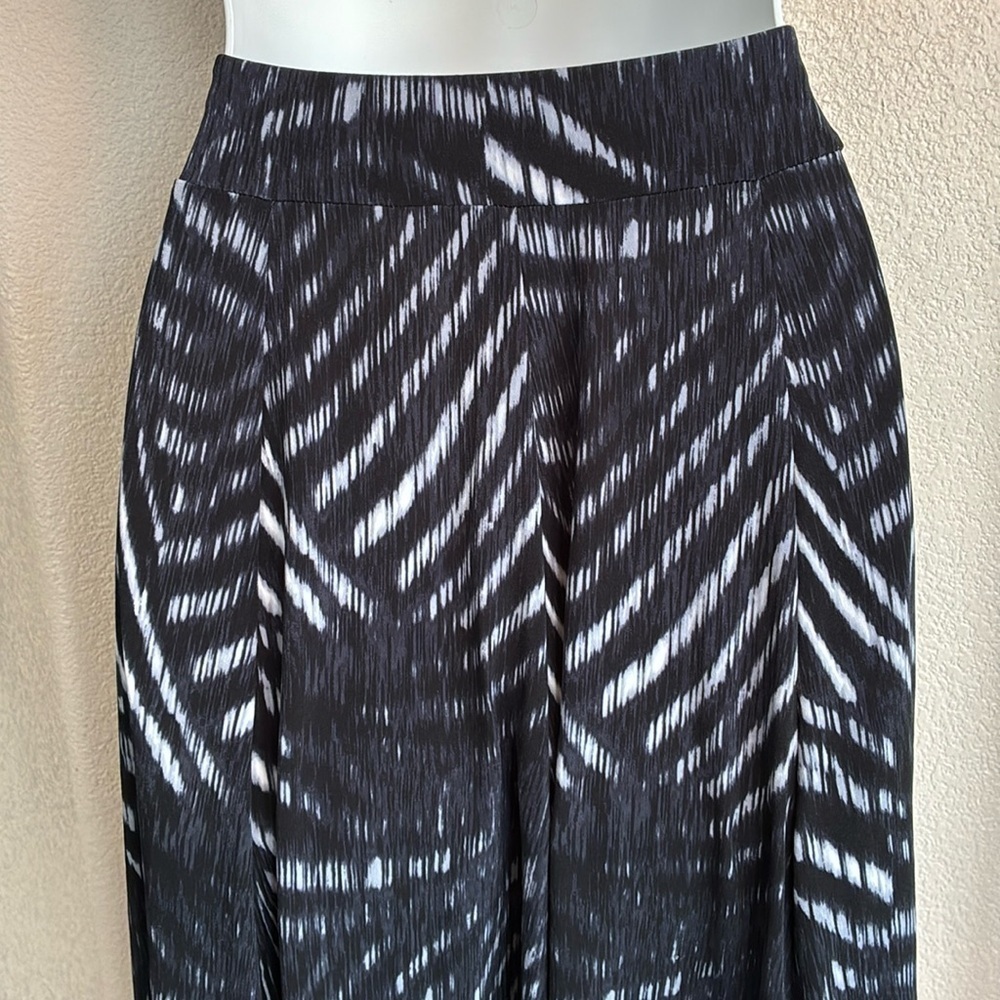 Grace Elements Skirt Women's XL, black & grey feathery print, full, pull-on EUC - Picture 7 of 14